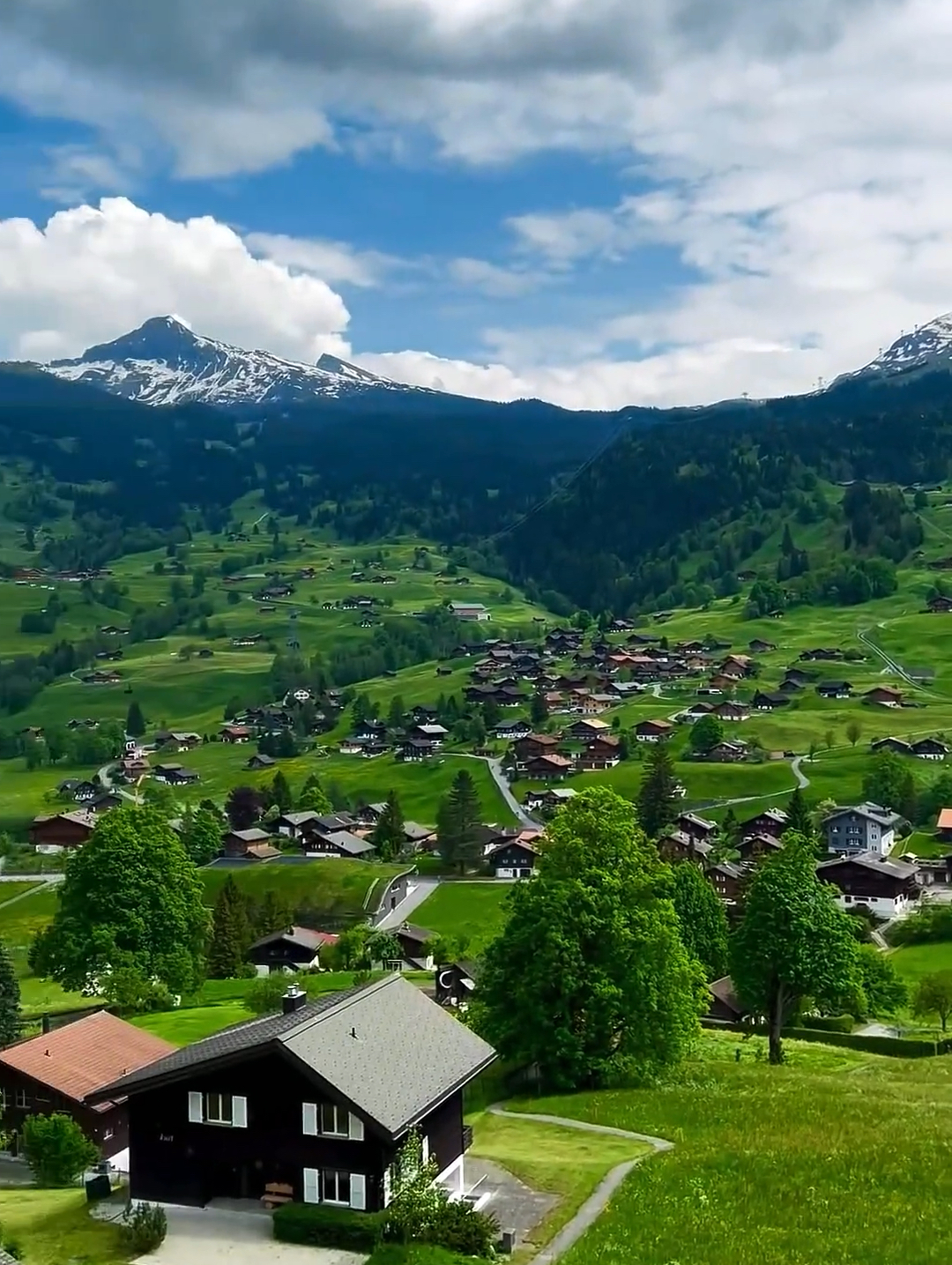 瑞士格林德瓦小镇，世界上最美丽的小镇之一，小长假可以安排起了