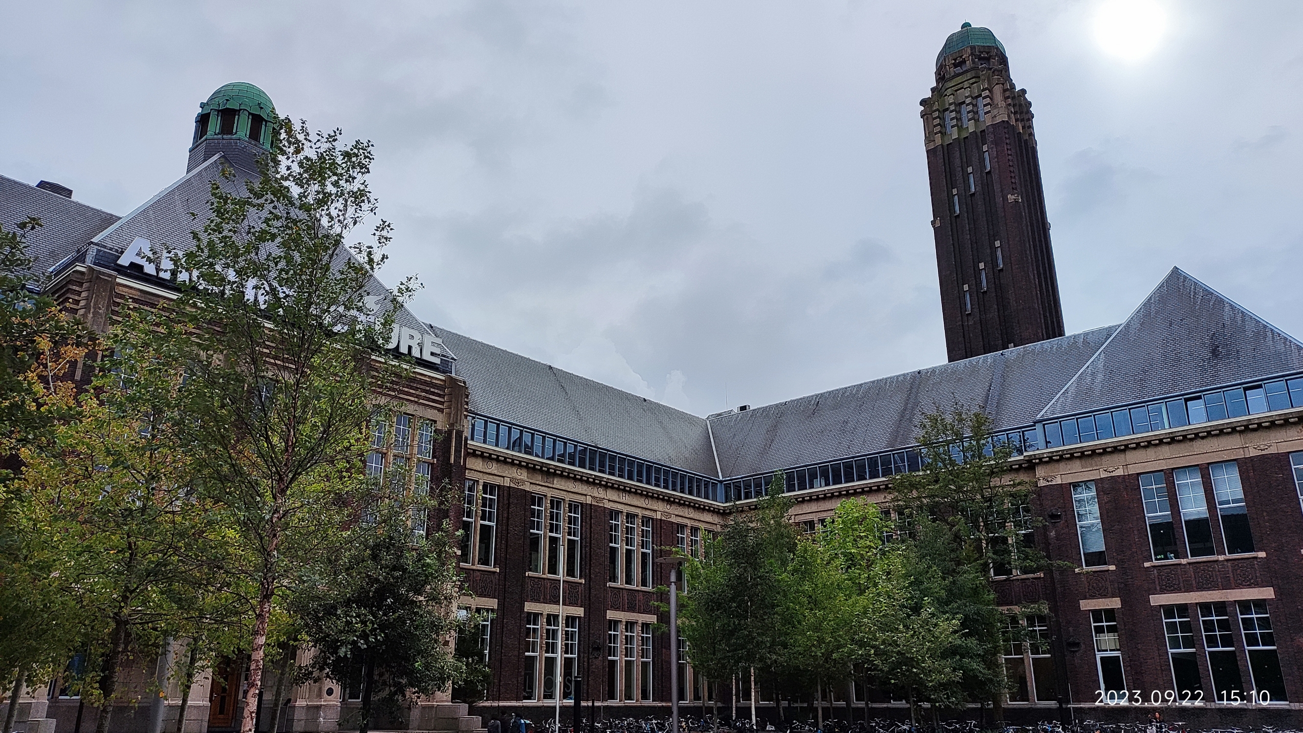 荷兰代尔夫特理工大学，被誉为欧洲的麻省理工，吸引了大批世界各地的学生前来。