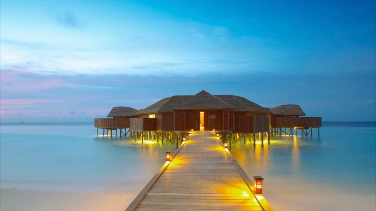 马尔代夫详细游玩攻略  一、最佳旅行季节  马尔代夫位于印度洋，属于热带海洋性气候。最佳旅行季节为1