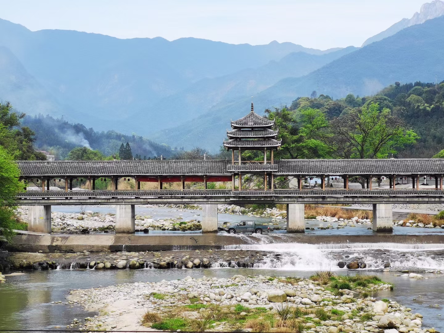 广西一个神秘的地方，很多地方保持着很原始的面貌，环境优美，山清水秀，污染极少，民风淳朴，这是桂林兴安