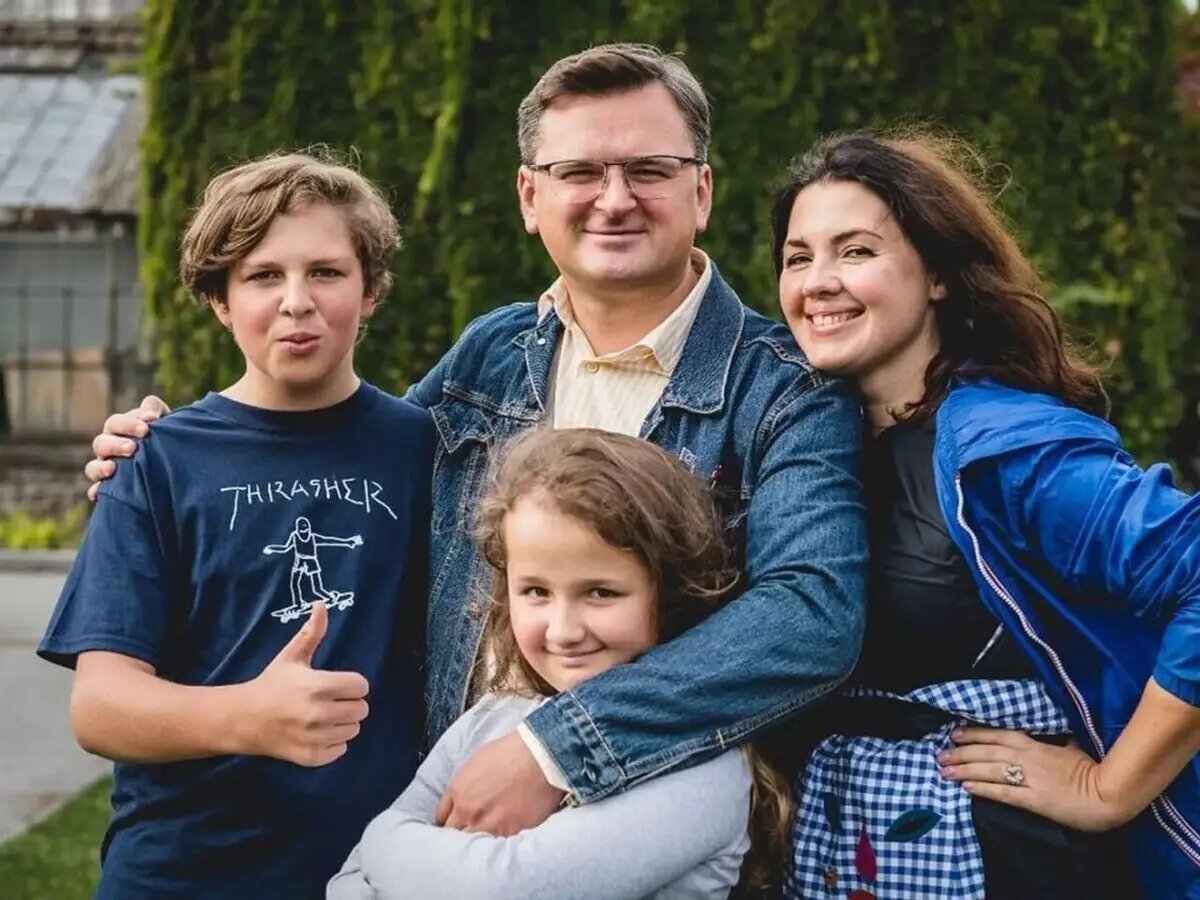 库列巴与家人在莫斯科