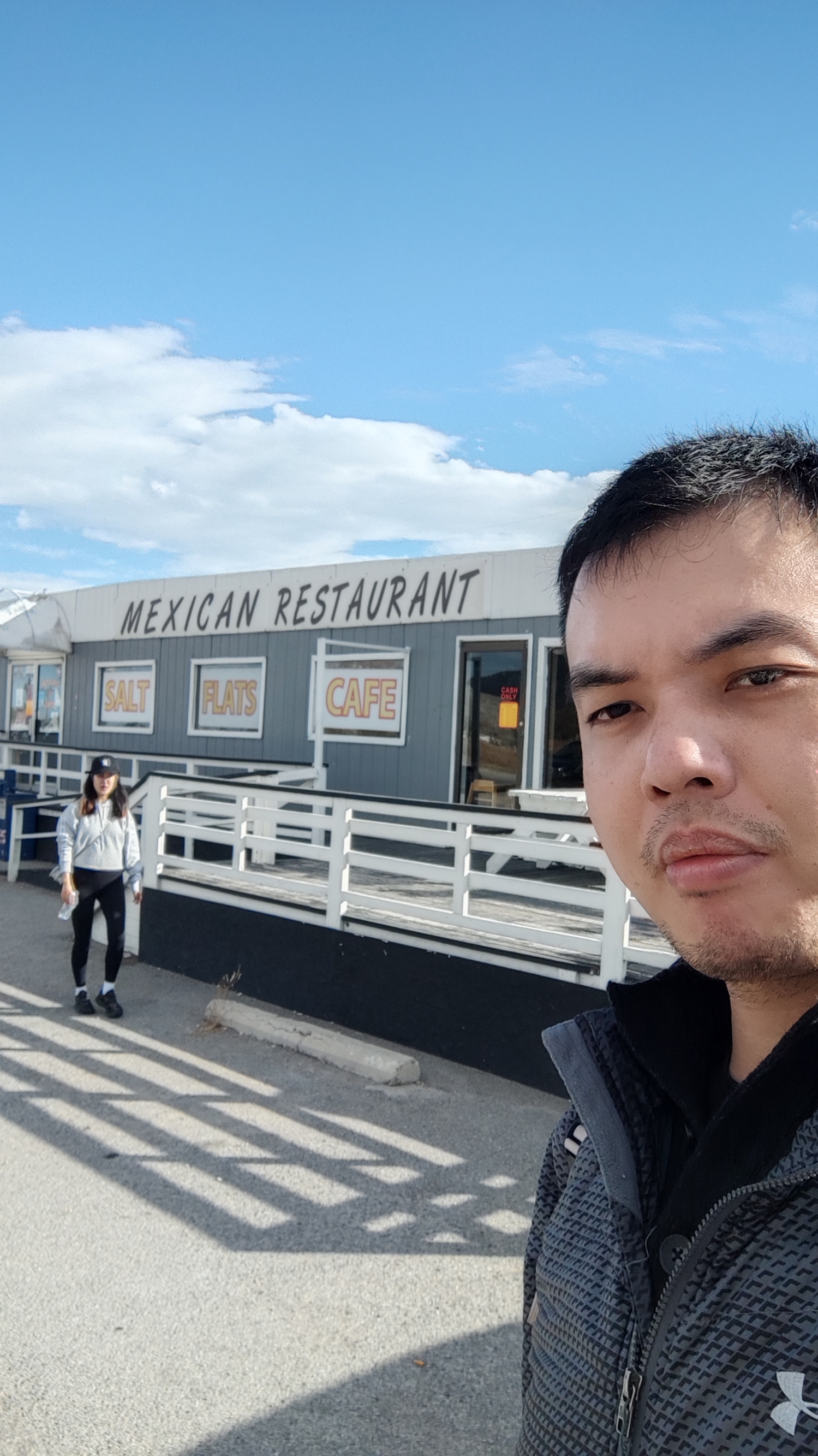 盐湖畔的美味之旅：探寻Salt Flats Cafe墨西哥餐厅