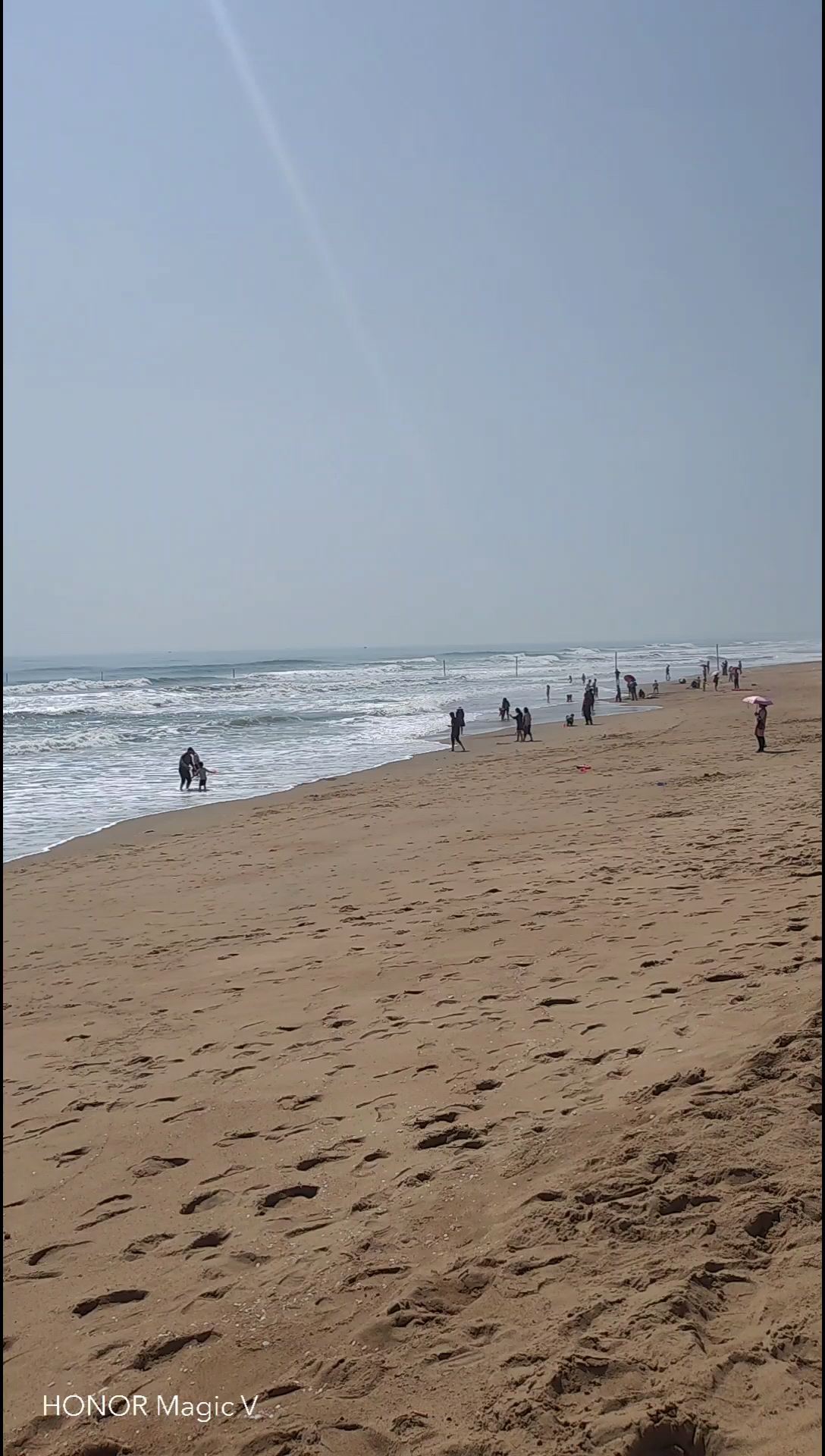 湛江的海滩，沙滩很长很细很干净。不亏称第一长海滩。