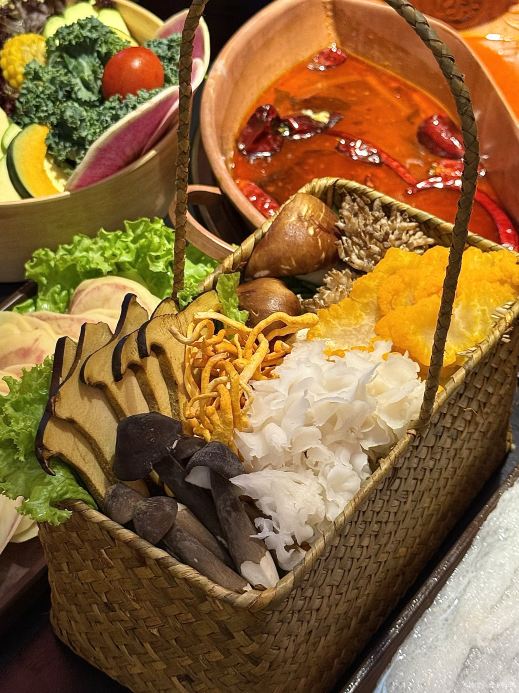 滇牛云南山野火锅(王府井购物中心店)