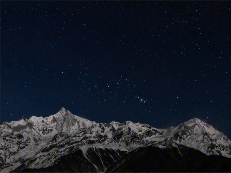 沉浸式体验星海中的梦幻之旅！让梅里雪山之旅更上一层楼。