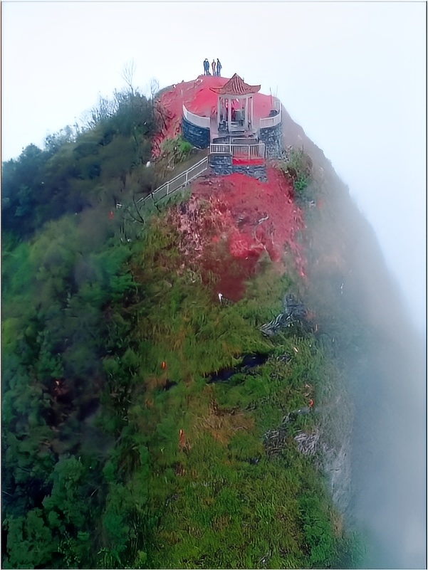 清远     靘雾山