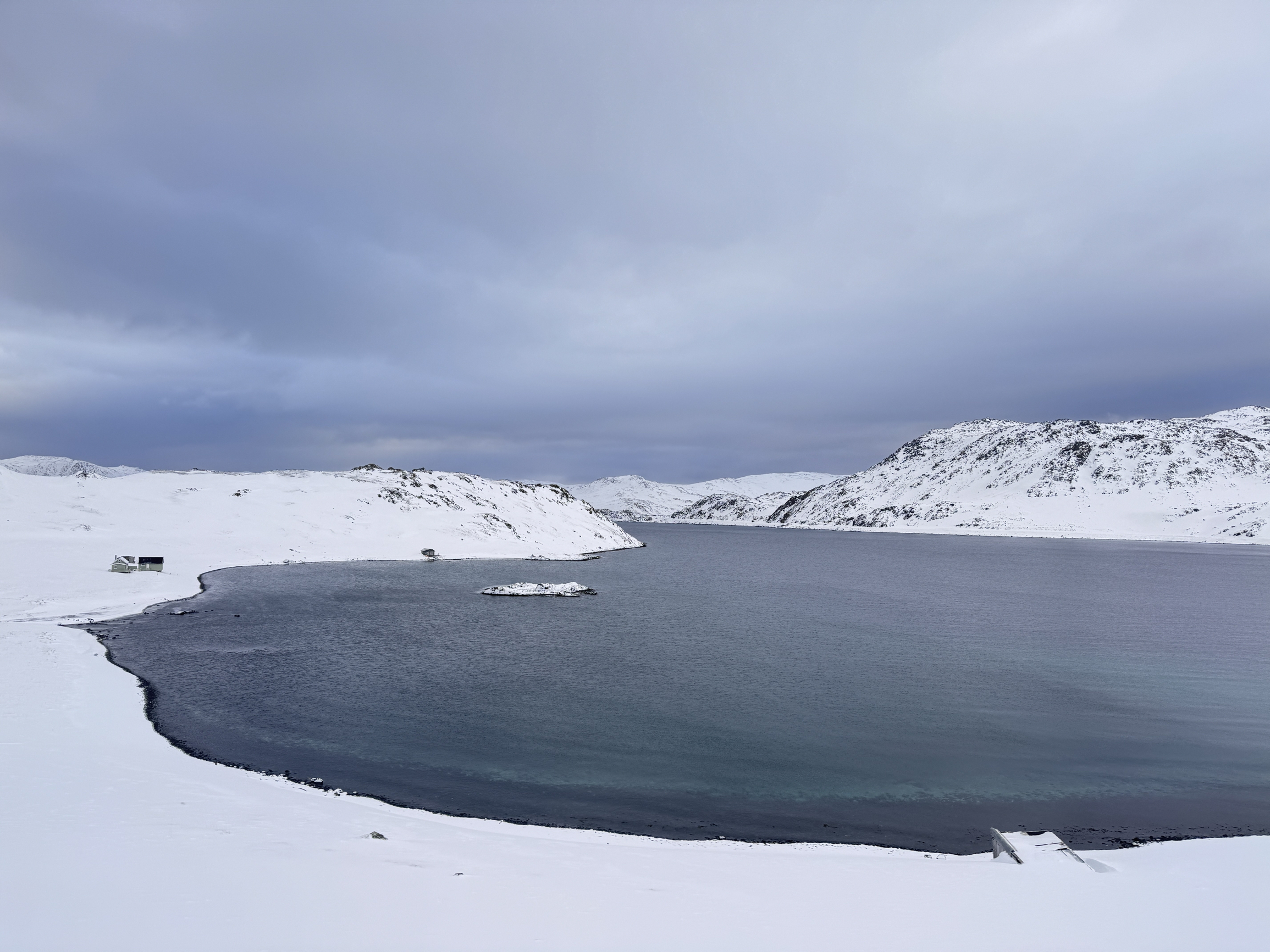 美丽的雪山湖泊  #我在海外过新年   挪威北部·挪威