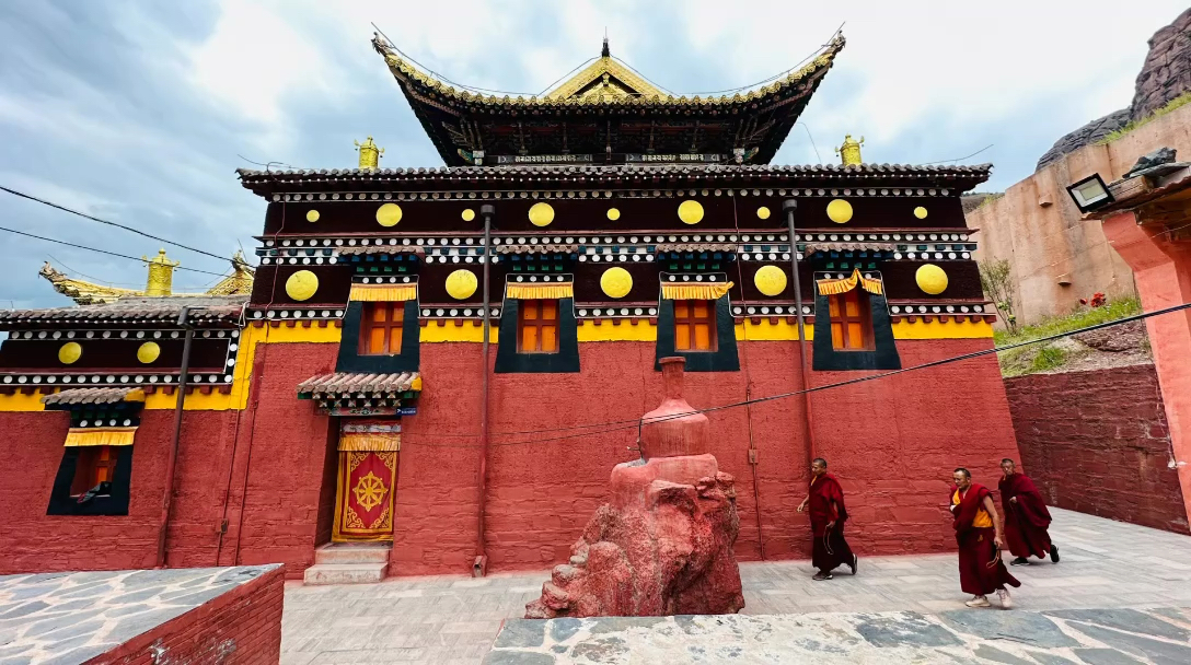 西部大环线系列游记～黄河之滨的藏传佛教格鲁派大寺“拉加寺“