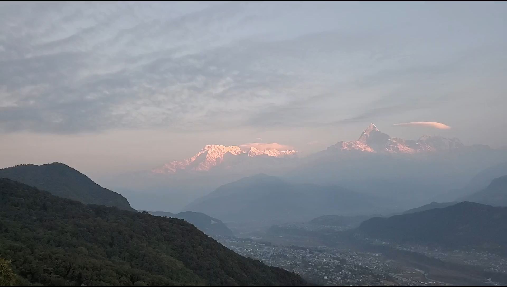 喜玛拉雅山的晨光
