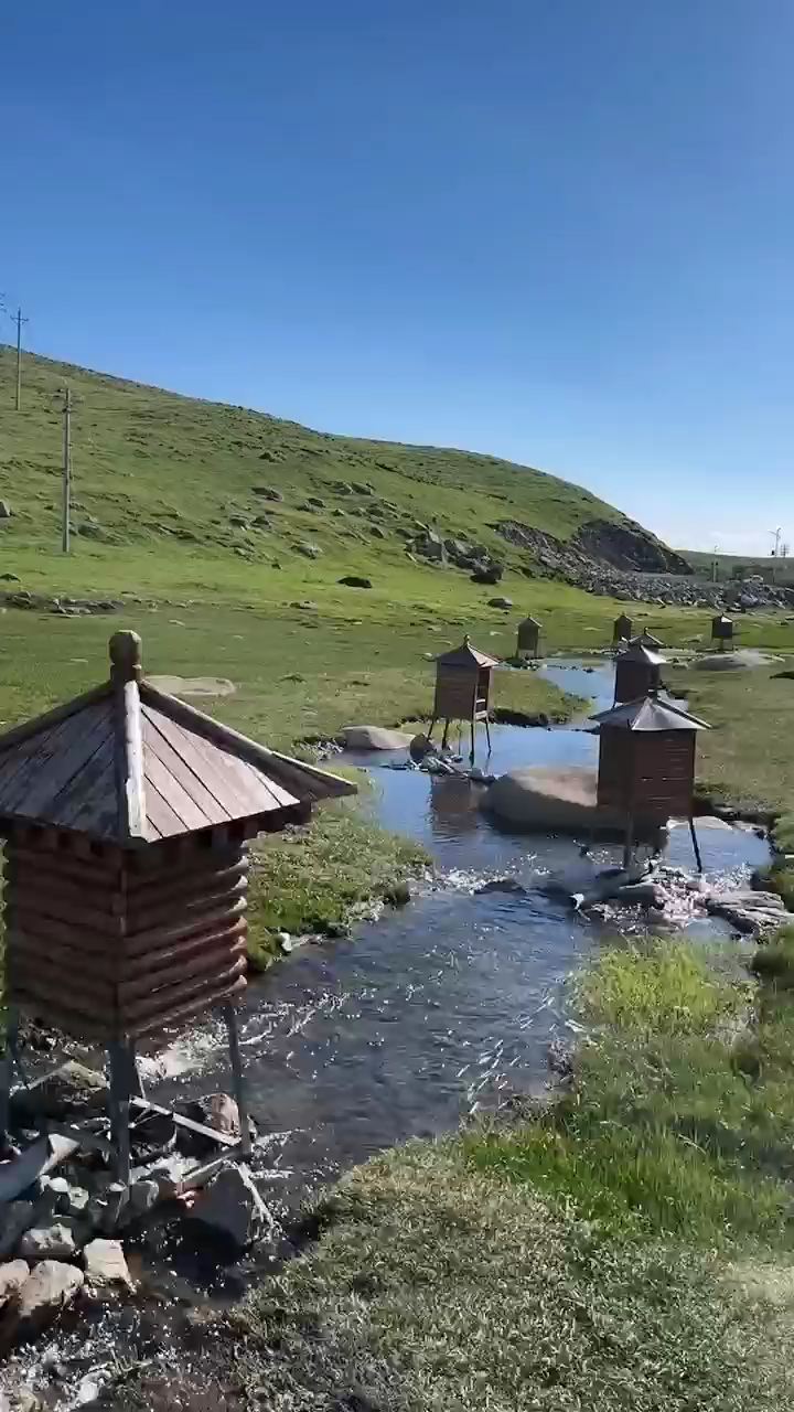 蓝天白云，青山绿水