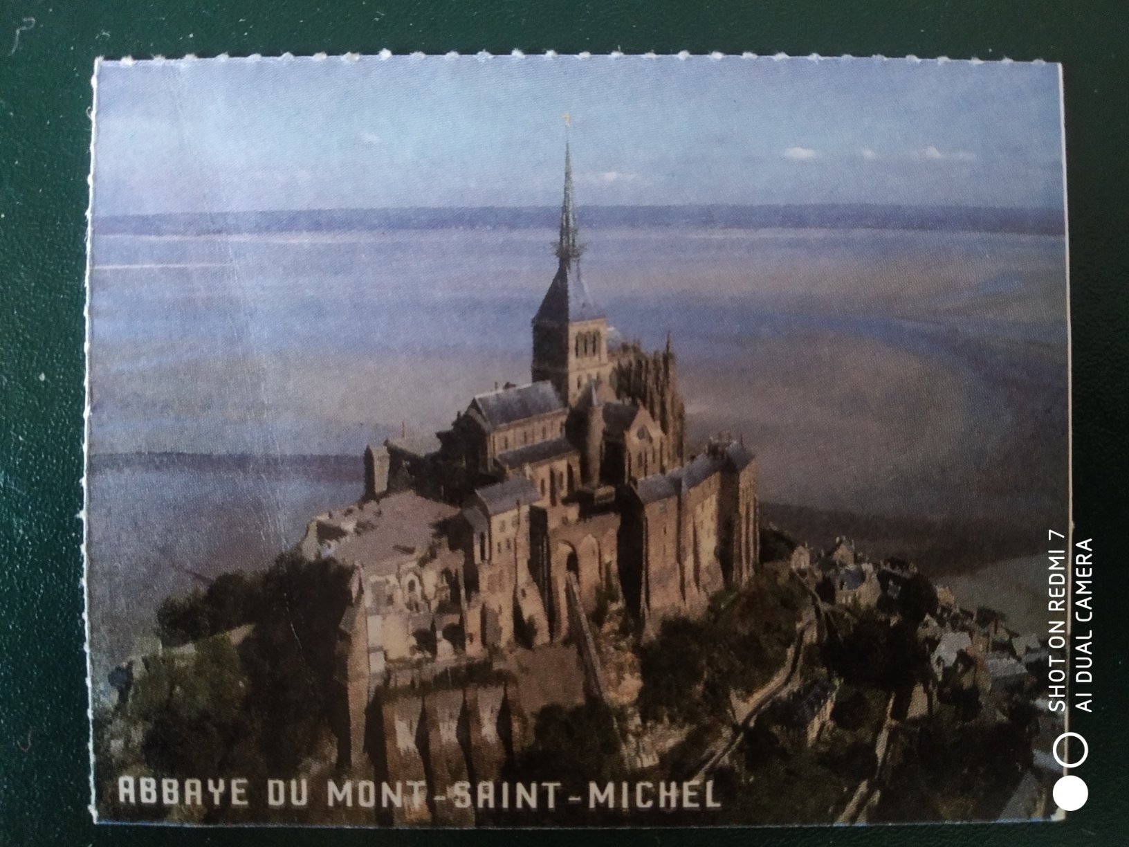 联合国教科文组织列入世界遗产的圣米歇尔山不仅是她的修道院闻名遐迩，山的本身也是非常有亮点的，圣米歇尔