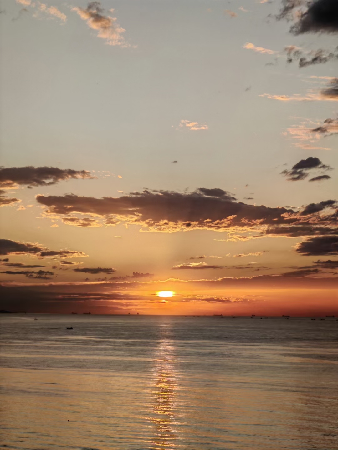 黄金海岸看日出。
