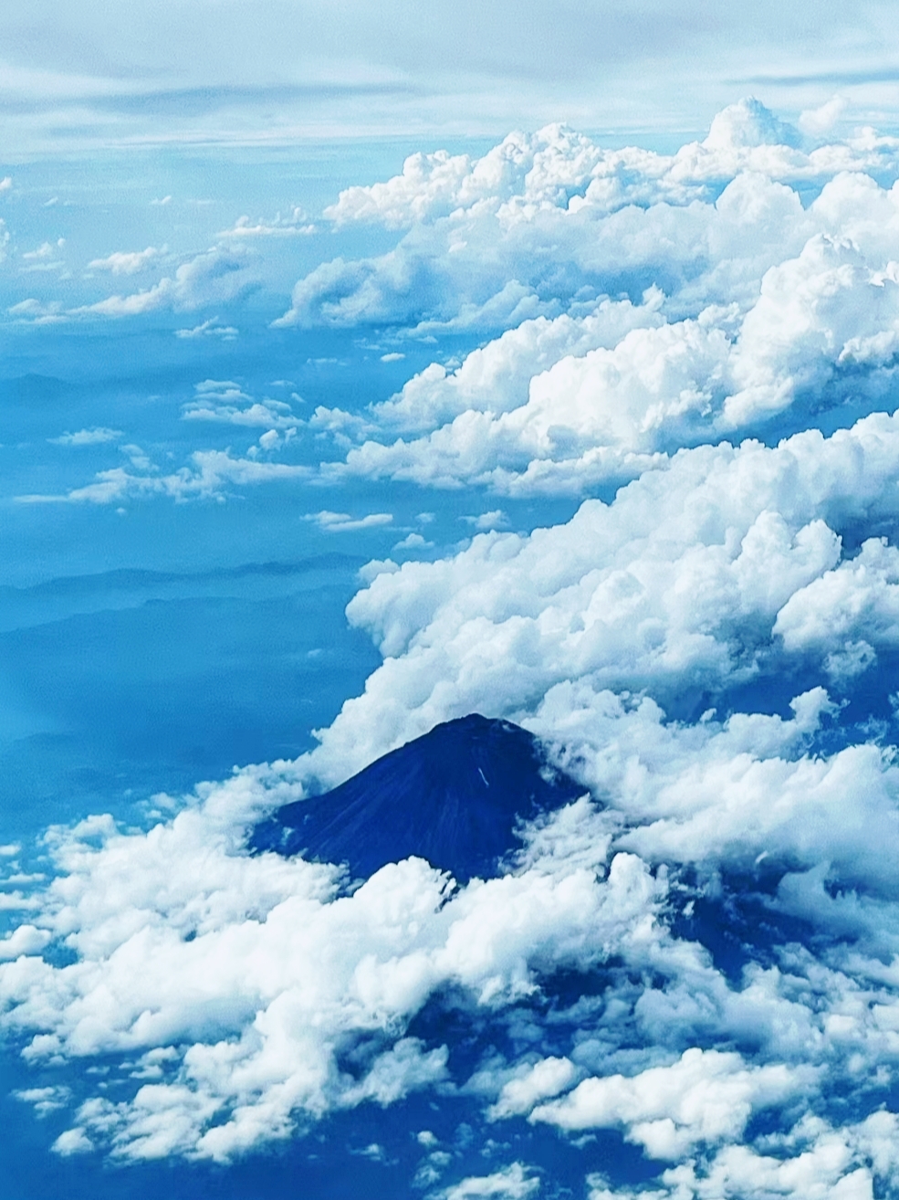 富士山之旅：从五合目到山顶，感受日本火山的魅力！🏔️🌸