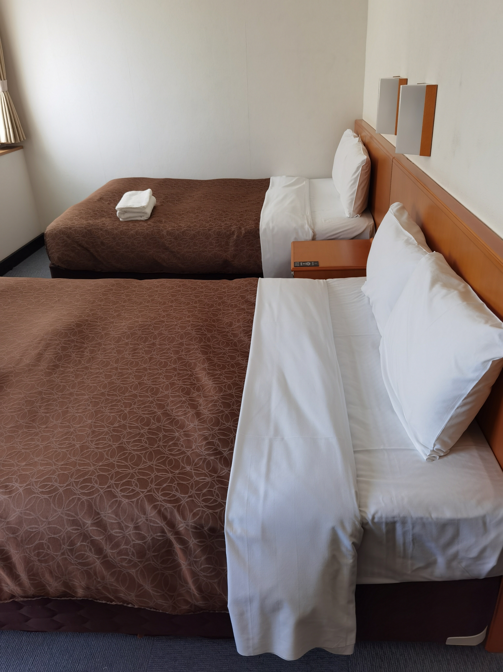 日本的酒店虽然房间不大，但都比较干净整洁。这酒店的地理位置和价格都不错，性价比在樱花季来说算是比较高