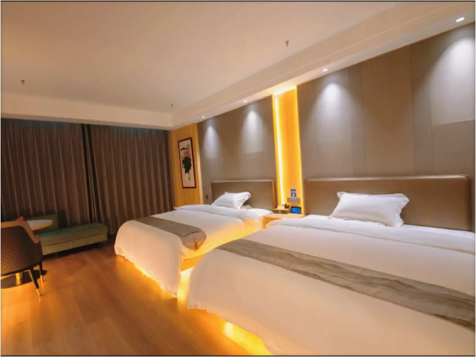 宁城县和润智慧酒店，超大双床房 1.8米大床✕2😃