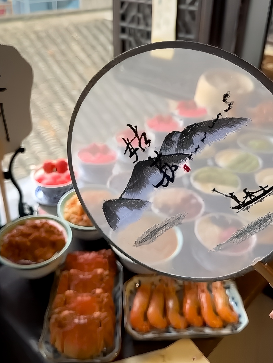 苏州的浪漫不仅是粉墙黛瓦，更要尝一下这碗蟹黄面，还有苏州菜。