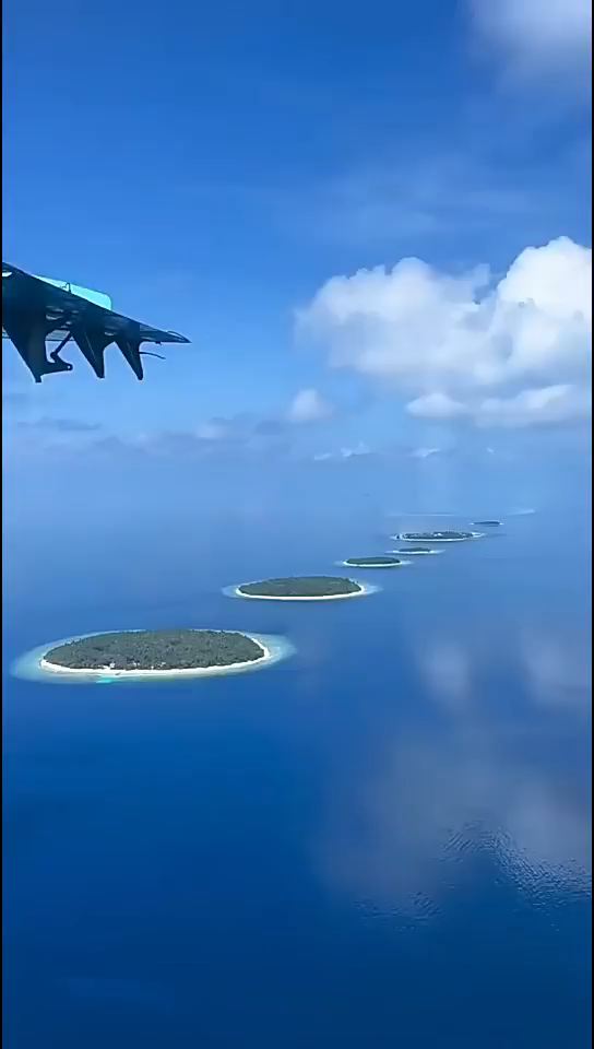 马尔代夫的悬浮小岛｜巴环礁