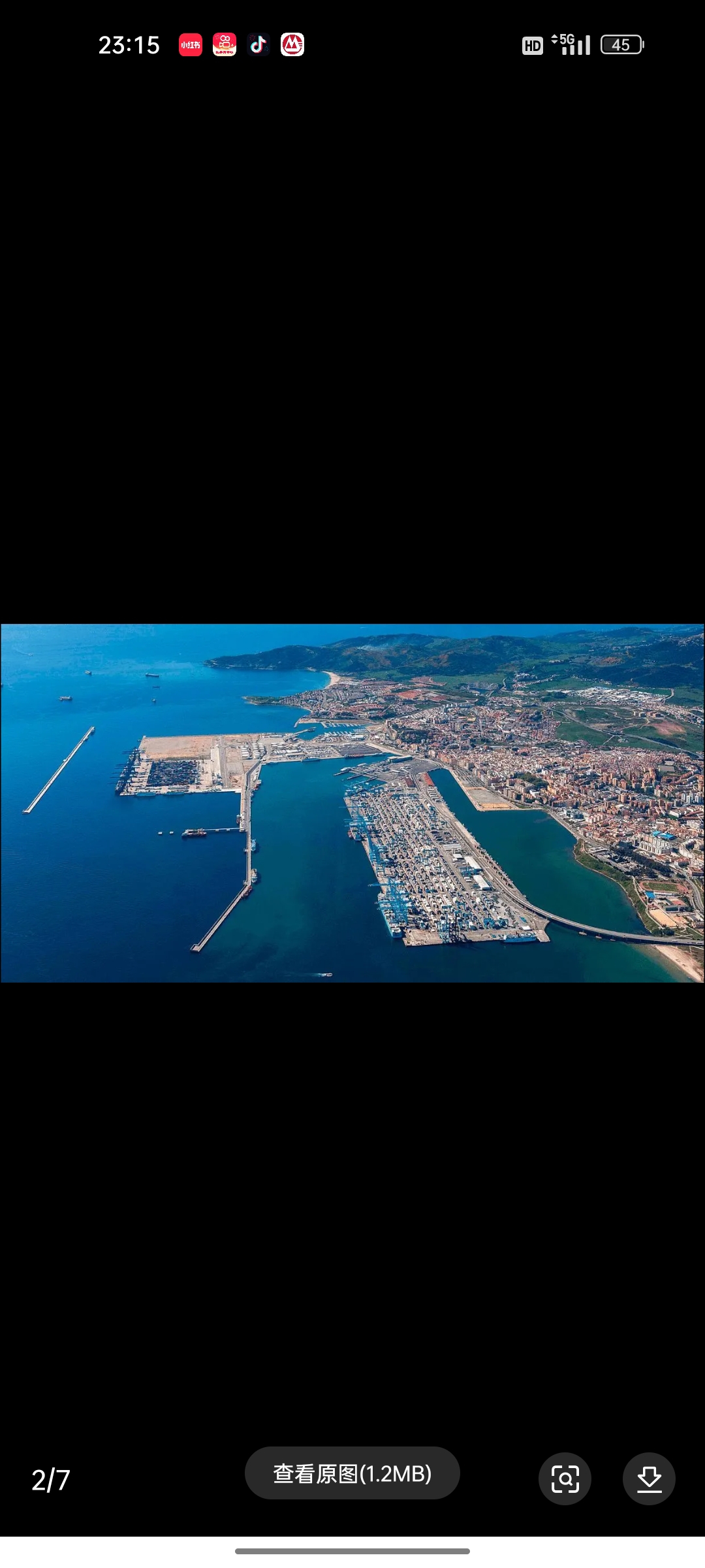 阿尔赫西拉斯港(联合国/地区代码：ESALG)位于西班牙南部。它是阿尔赫西拉斯市(西班牙的港口城市)