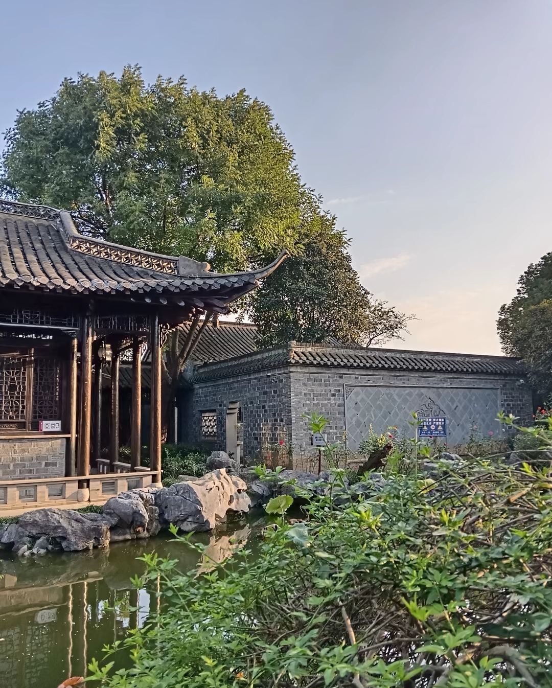 南京周边一日游，这次来到了美丽的滁州，带你领略山水之美和历史文化底蕴。 首先来到琅琊山，感受“醉翁之