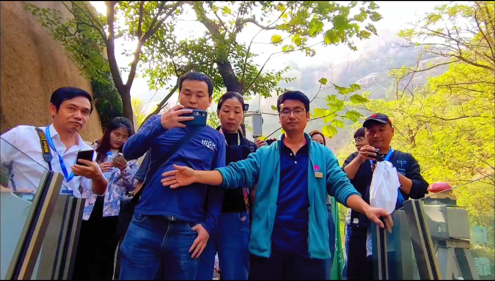 免去登山之苦！坐着就能到达山顶，赏最美风景，高山上的神奇魔毯