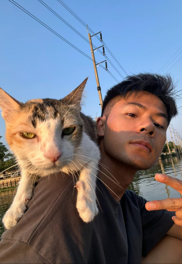 Si Yaek Huatakhe Cafe & Guesthouse