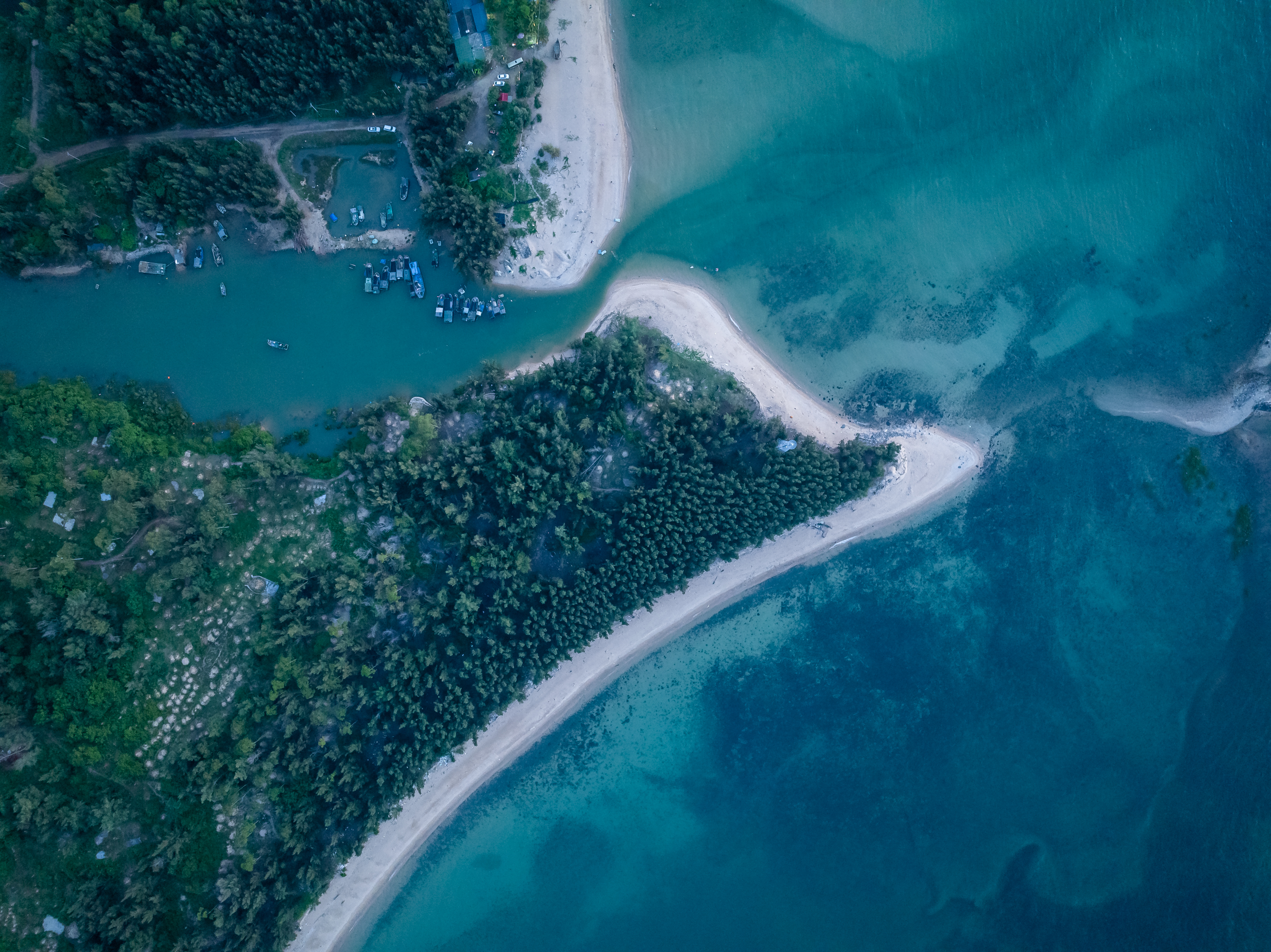 罗堂湾休闲渔村