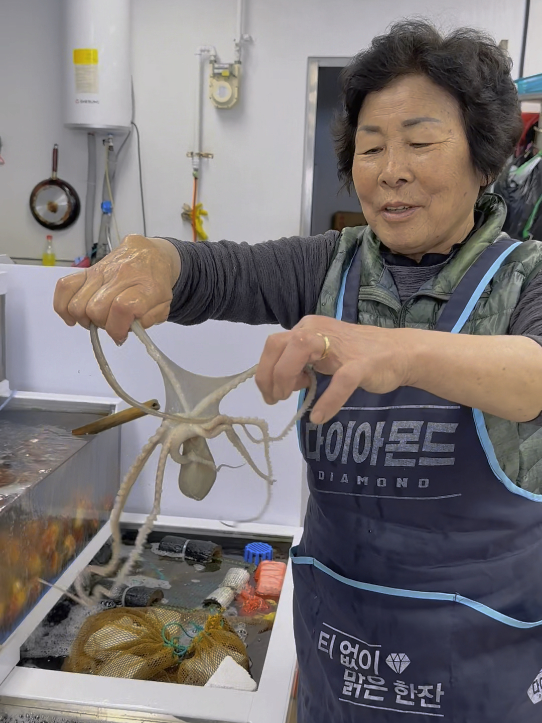 釜山必试👍🏻海女打捞海鲜～本地人食法🐙