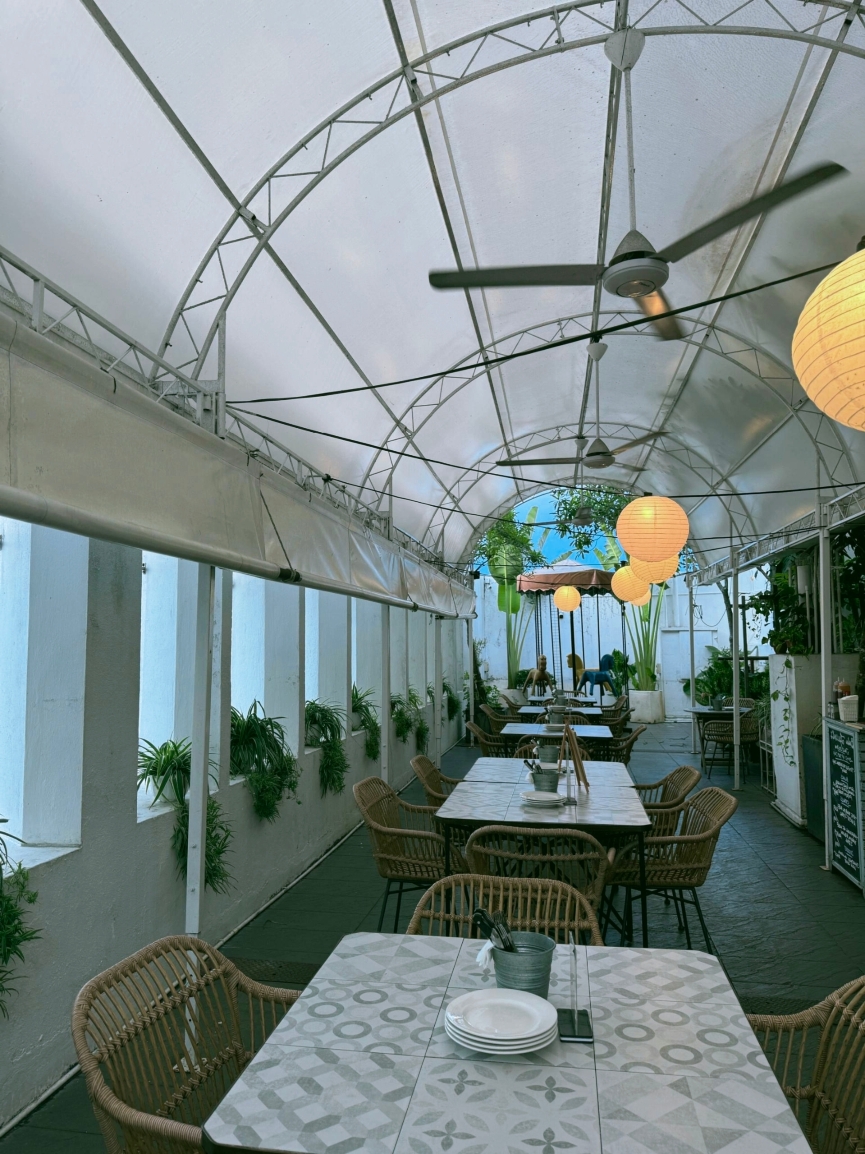 Balin Roofgarden Bistro & Bar餐厅图片