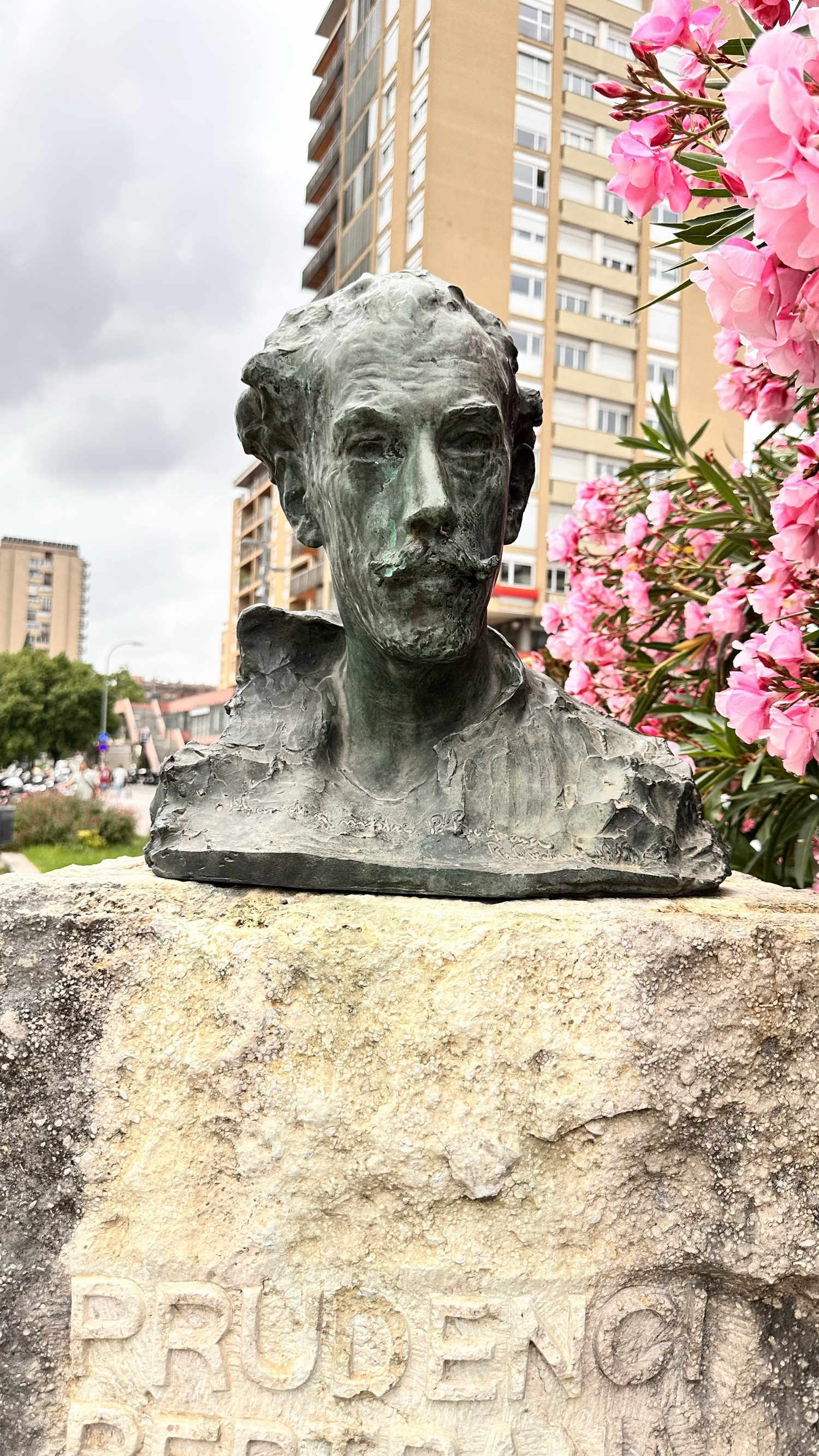 普鲁登西·贝尔特拉纳的半身像雕塑Bust de Pruden