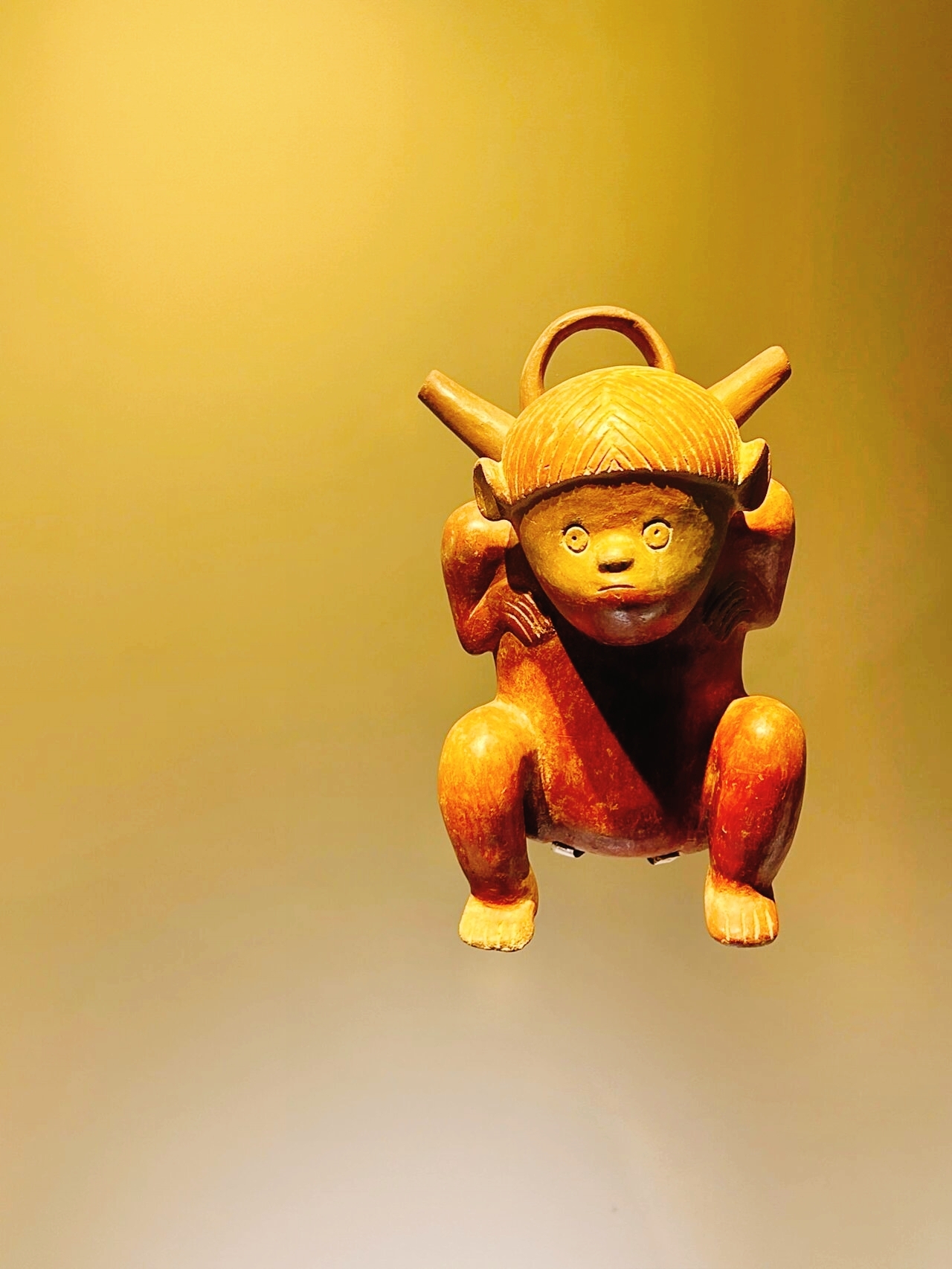 【探索哥伦比亚黄金博物馆，感受古代文明的魅力！🌟】  驰名世界的哥伦比亚黄金博物馆内收藏着超过260