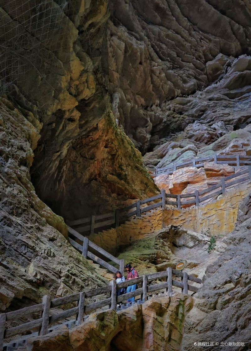 200米深的地球缝隙,通往地心深处的避暑圣地