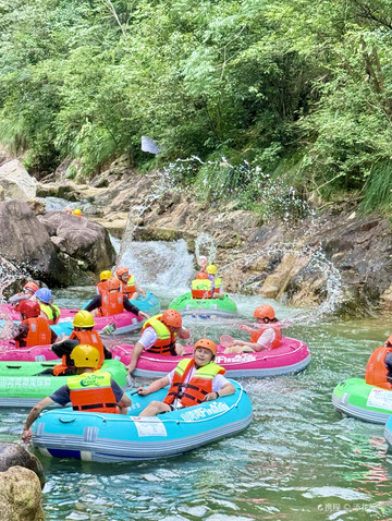 云南虎跳峡“发疯石”男子坠江身亡救援细节披露