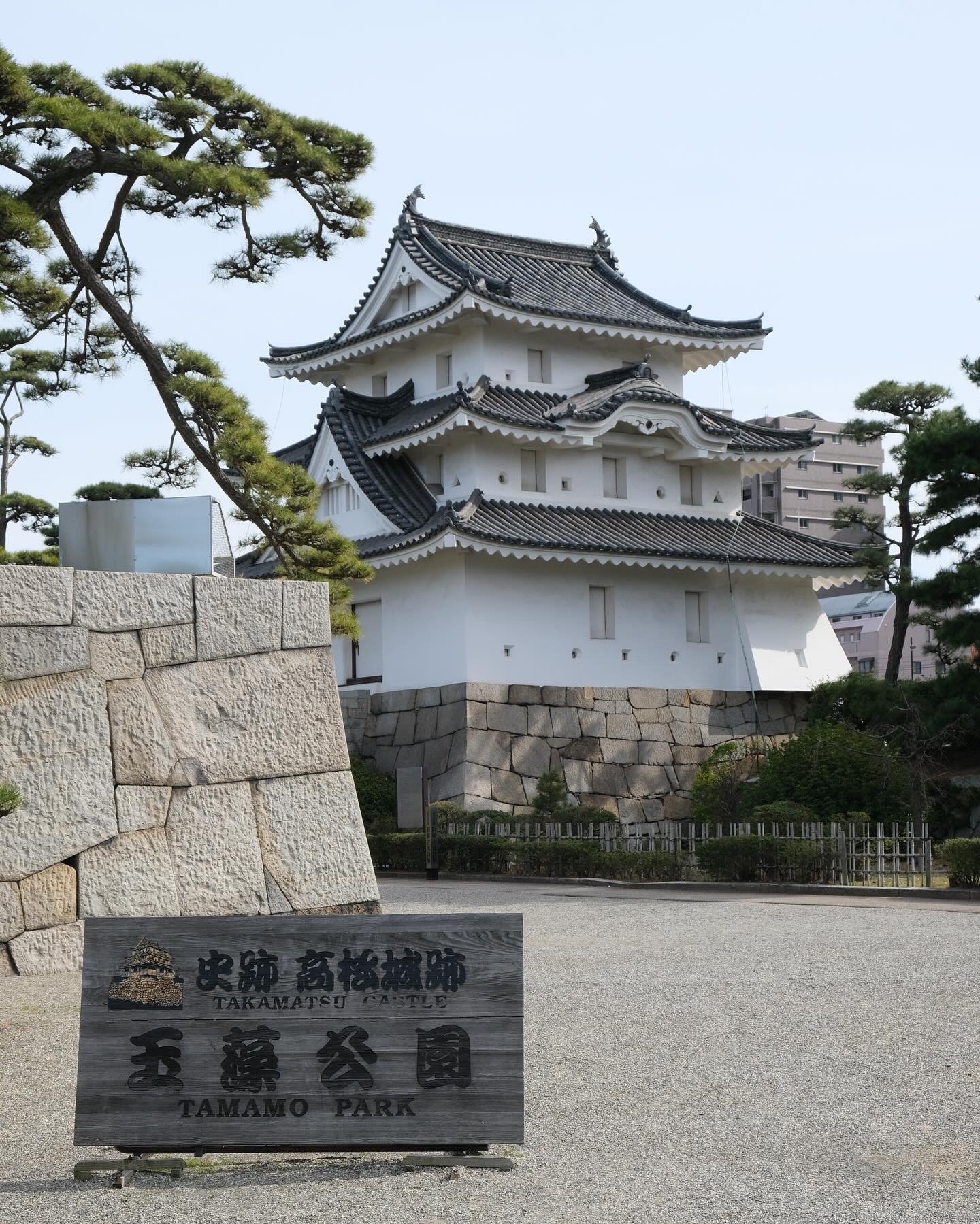 探索日本四国高松玉藻公园：濑户内海的海洋文化与和式木船之旅