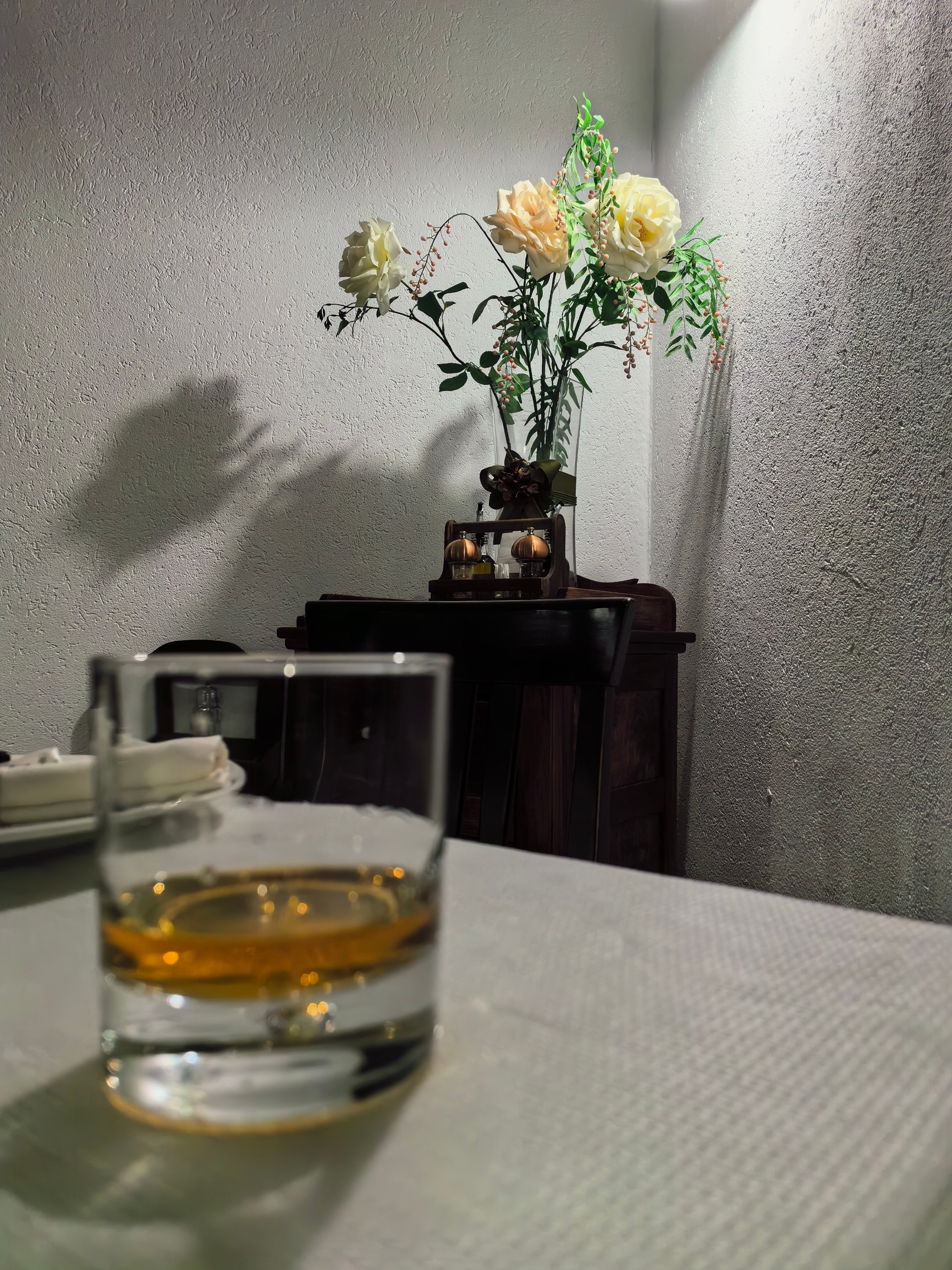 很幽静的酒店，边上餐厅很有情调