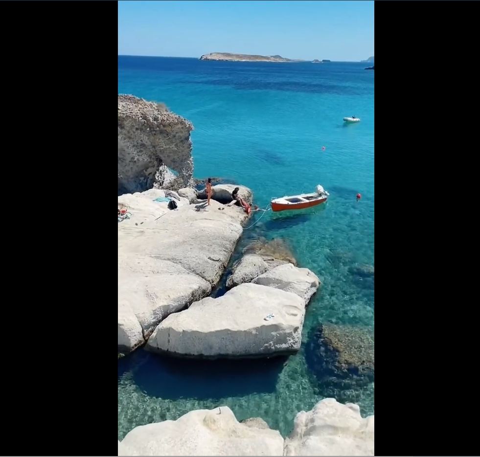 希腊米洛斯岛，世界十大美丽的岛屿之一