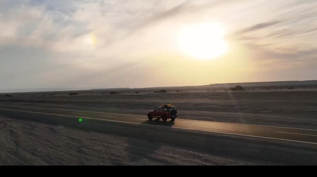来一段超燃小短片，回忆一下我们15天的新疆自驾游吧！