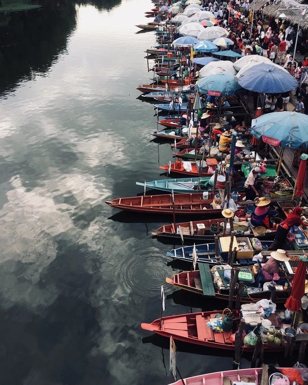 合艾水上市场：邂逅泰南风情，游走于水色光影的繁华市集
