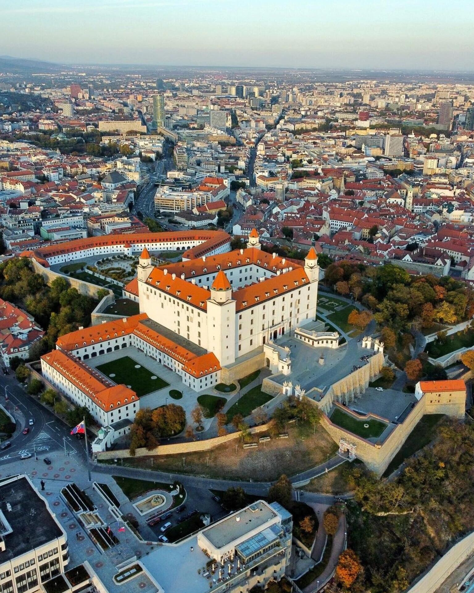 “布拉迪斯拉发”，欧洲存在感极低的国家首都！