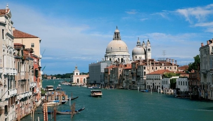威尼斯进城费涨价了！上次去是在网上订酒店时，加了1.5欧元/天的老城保护费，如果是跟团游不住在老城的