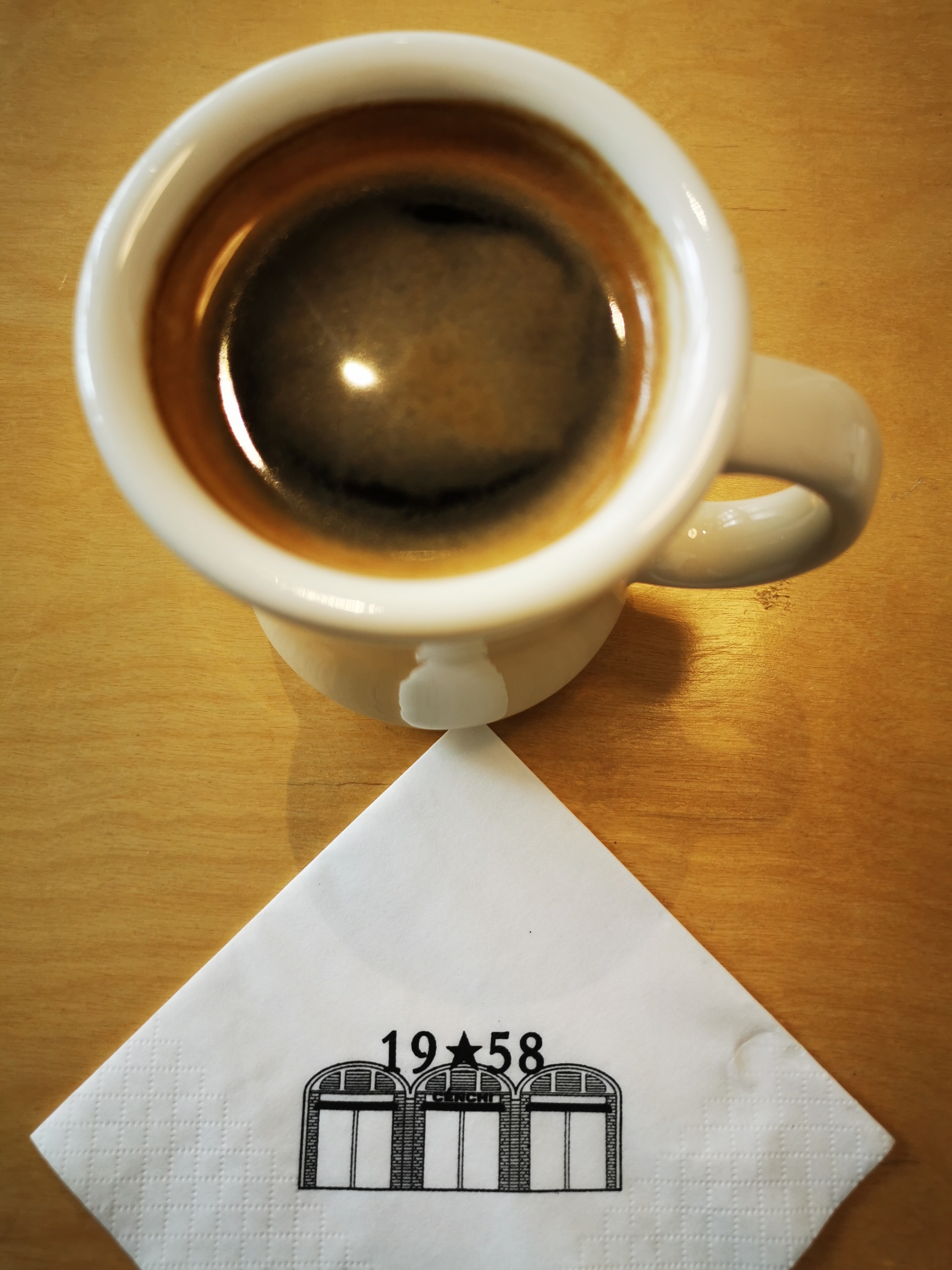 汵奇咖啡是在一片工业园里，有点海淀798的意思。美式味道还行。