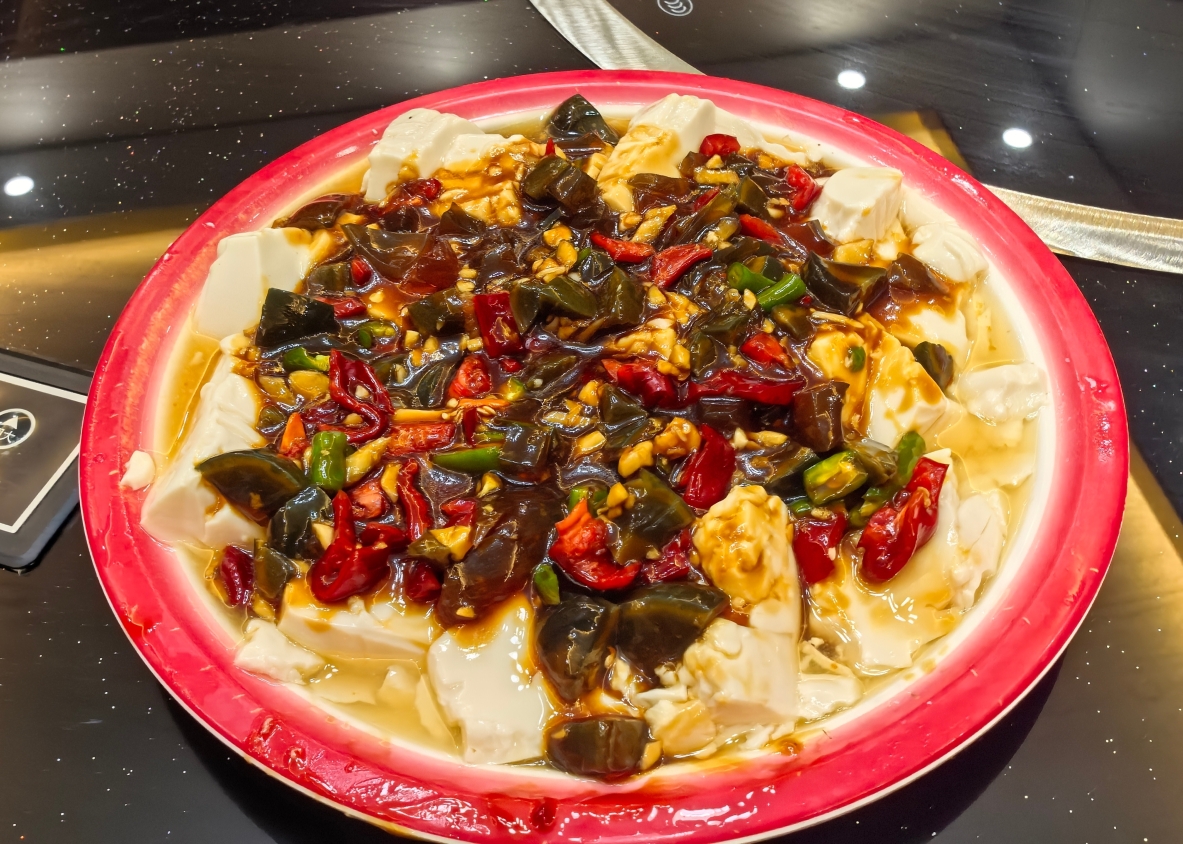 李集名吃羊肉汤 烤全羊