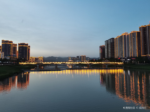 东河沿岸夜景模式