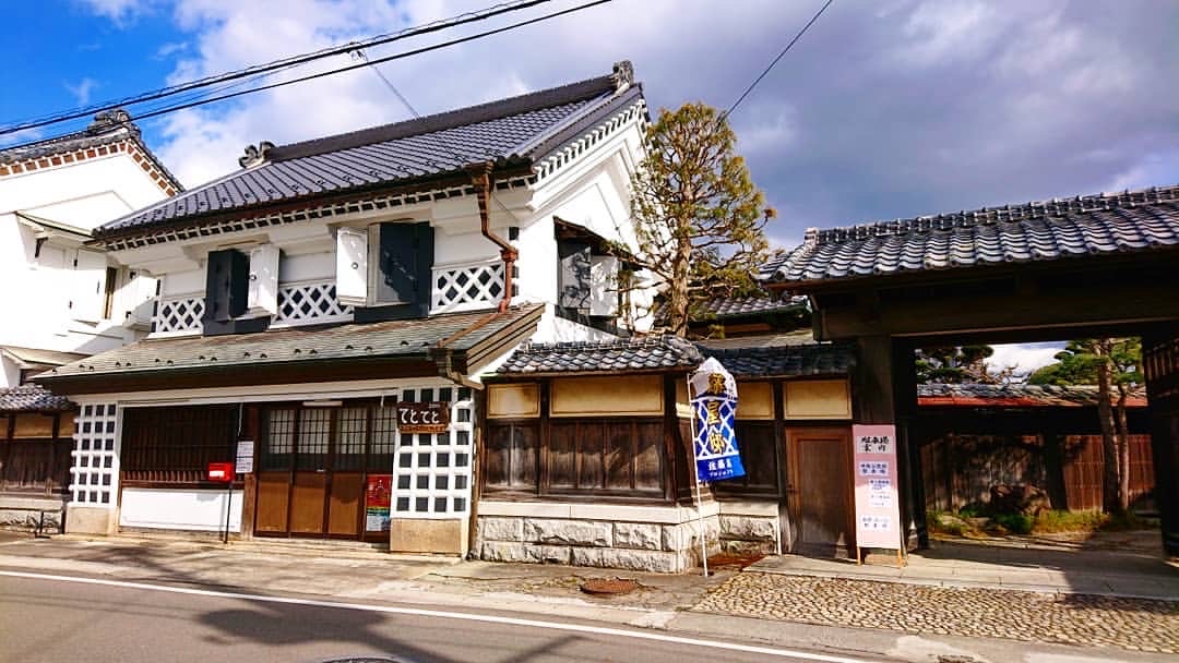 佐藤屋邸（さとうやてい）是一个具有历史意义的住宅，位于宫城县大河原町町200号。在日本，这个历史住宅