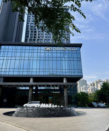 郑州高新皇冠假日酒店图片