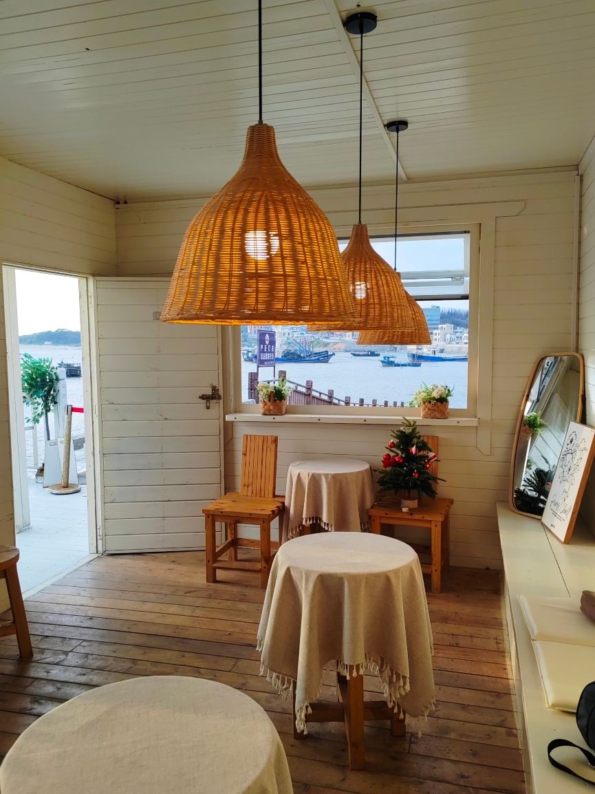 屿见东海咖啡屋(仙人井店)