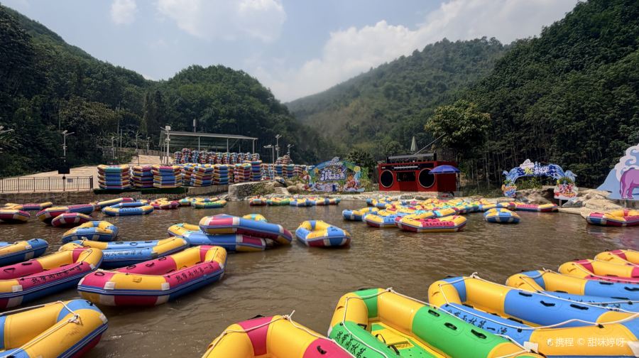 西双版纳露南大峡谷漂流