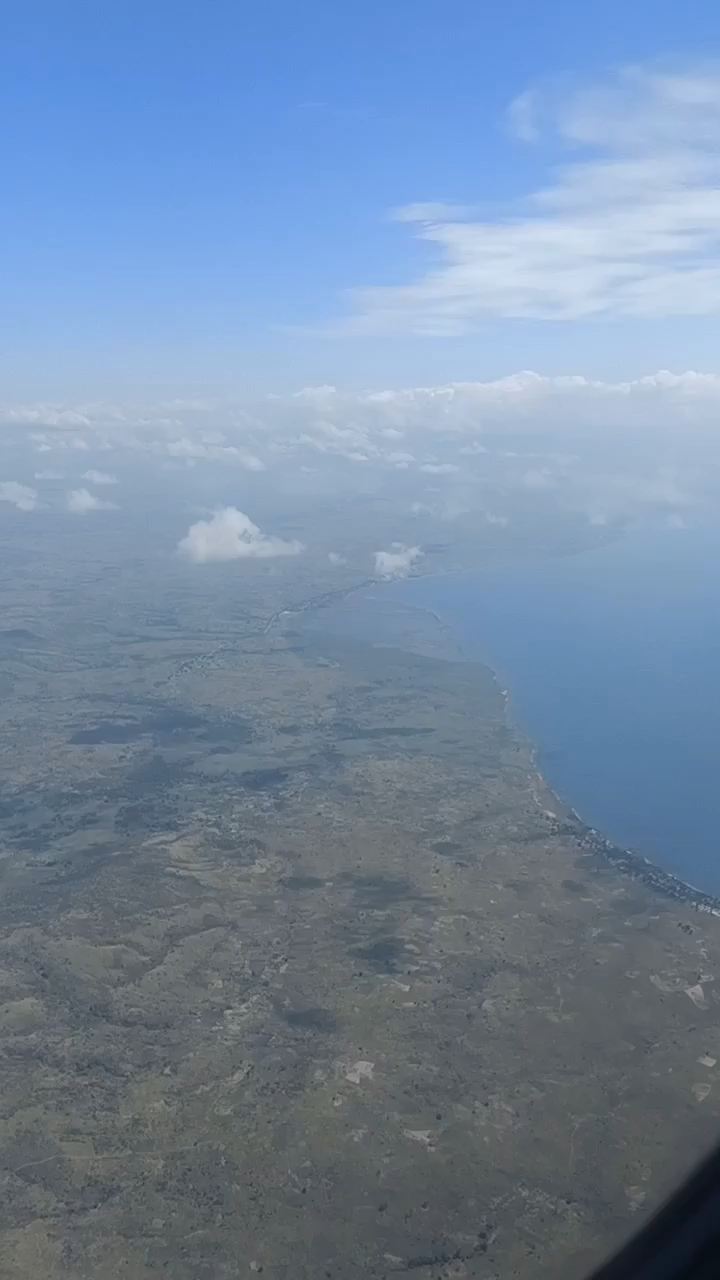 俯瞰坦喀尼喀湖