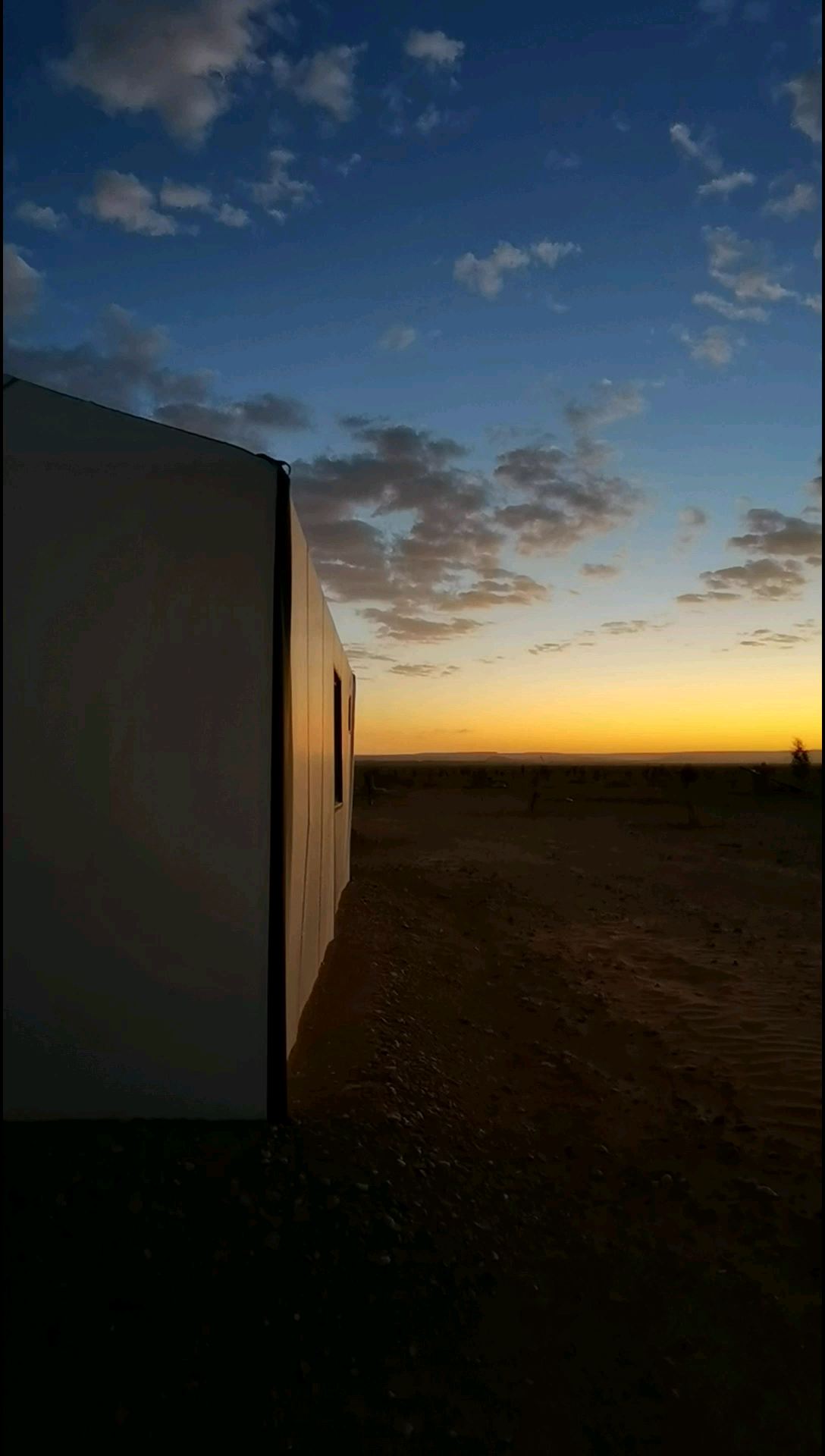 到撒哈拉沙漠看一次日出吧
