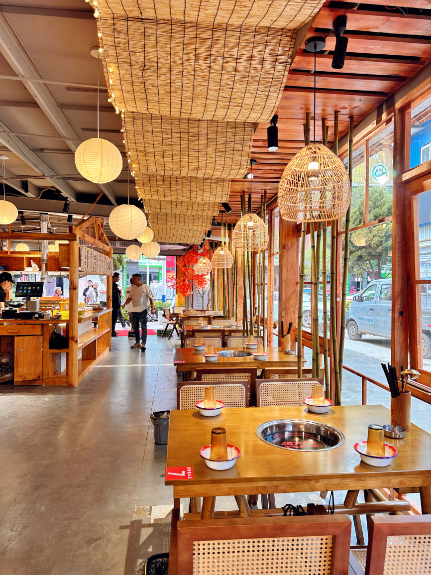 渝都辣小二油泼水煮蛙（通海店）餐厅图片