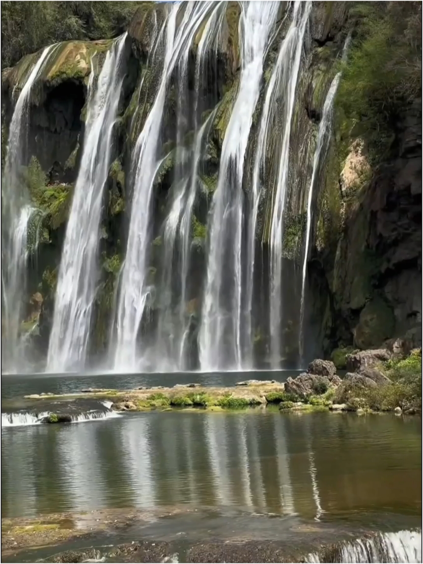 你看到的黄果树瀑布vs我看到的黄果树瀑布#黄果树瀑布 #贵州旅游 #贵州dou知道黄果树瀑布